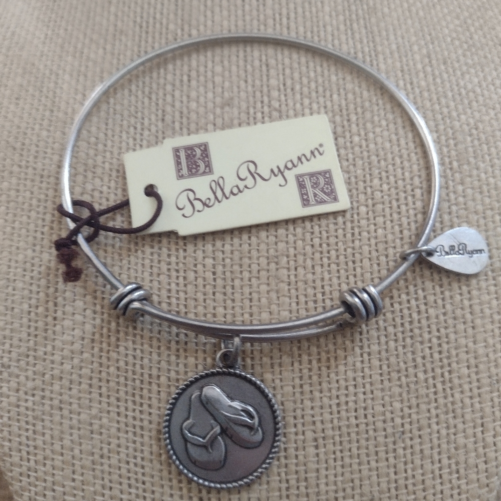 NWT Bella Ryan flip flop silver charm bracelet